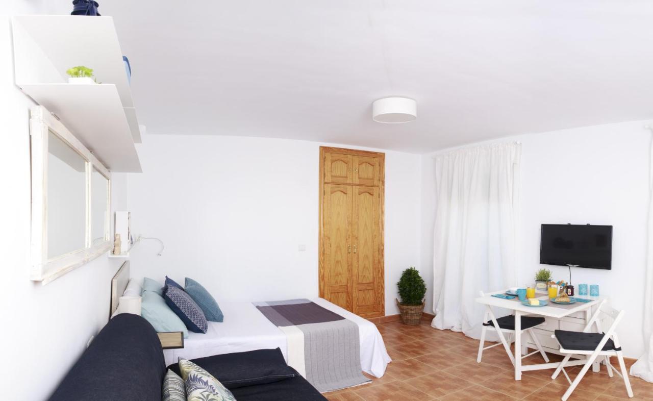 Sea & Wave Ventura Studio Apartment Málaga Buitenkant foto
